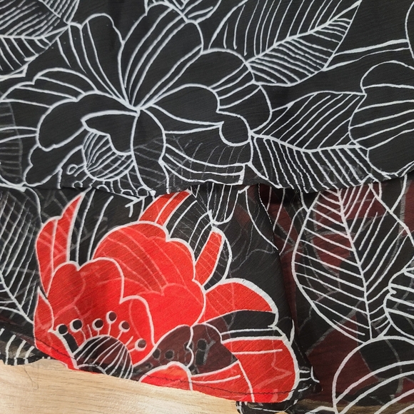 Black and red floral print strapless dress - Picture 3 of 4